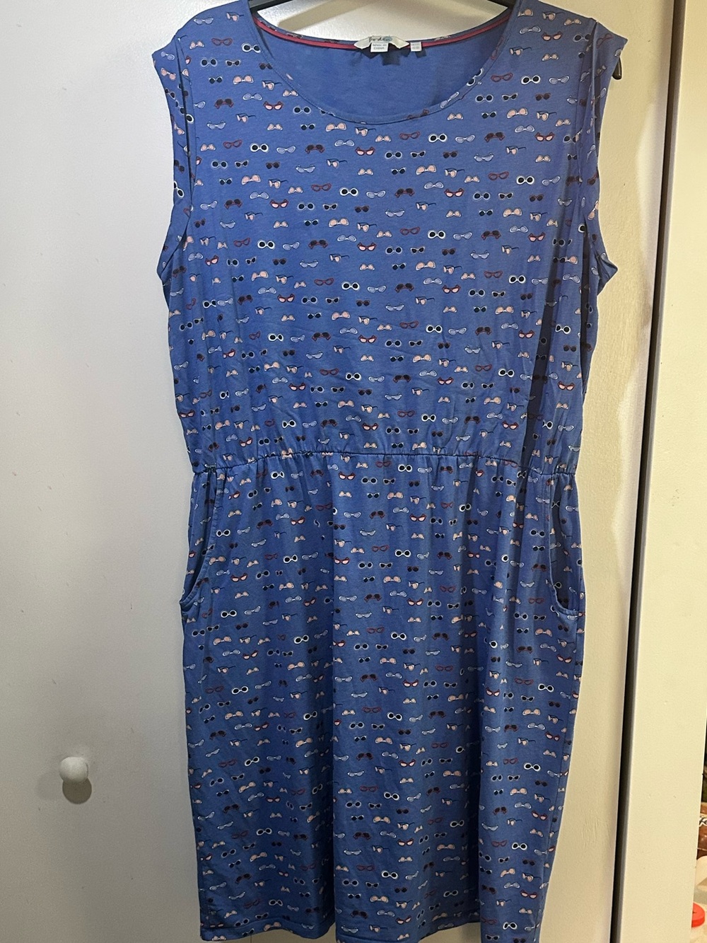 BODEN Blackberry dress in sunglasses print (with pockets!) 🕶️ - Picture 2 of 6